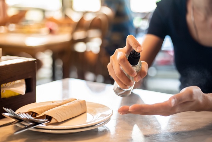 Saat Makan di Restoran, Lakukan Ini Agar Tidak Tertular Covid 19